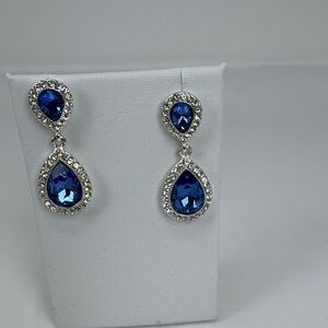 Vintage Money Teardrop Blue Crystal Dangle Earrings - Silver Tone